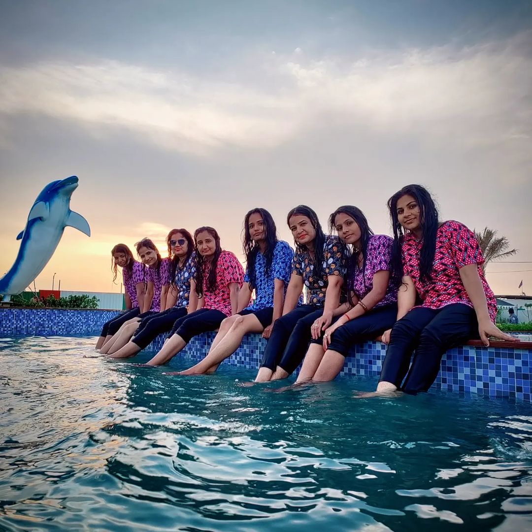 Three Teenage Girls At Water Park Stock Photo - Download Image Now -  Amputee, Girls, Teenage Girls - iStock